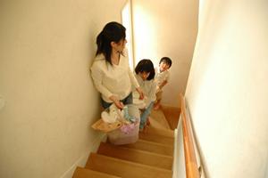 勝手口に網戸を取り付けると風通しが良い